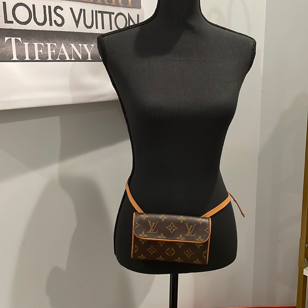 Authentic Louis Vuitton Beltbag